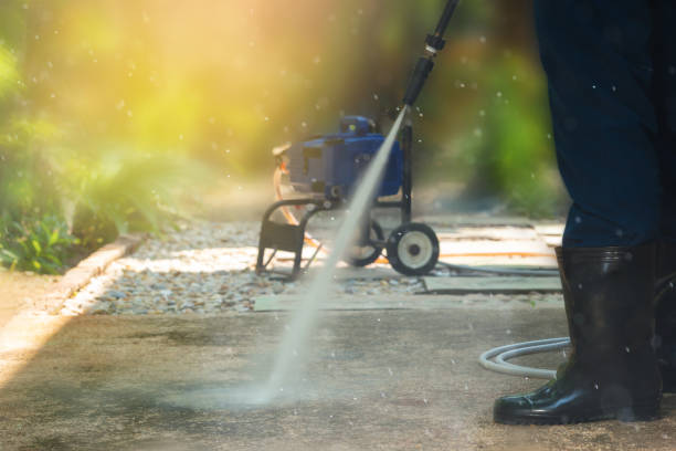 Best Parking Lot and Garage Cleaning  in Eagle Lake, FL
